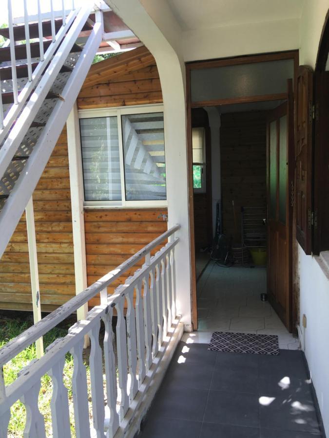 Les Anones Apartment Saint-Gilles Les Bains Exterior photo