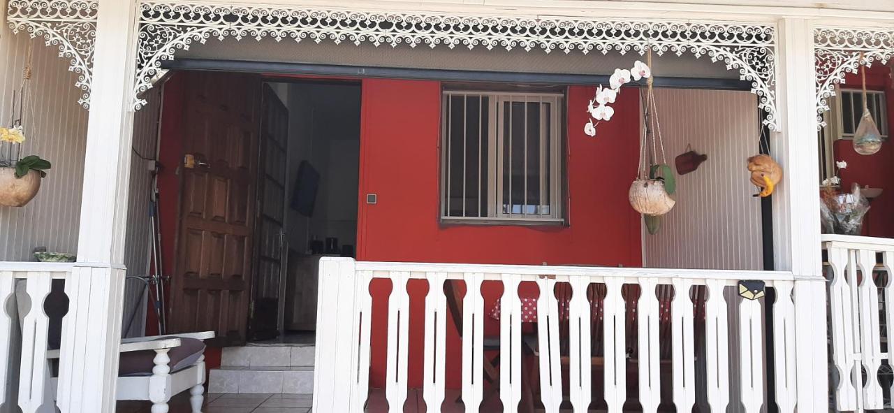 Les Anones Apartment Saint-Gilles Les Bains Exterior photo