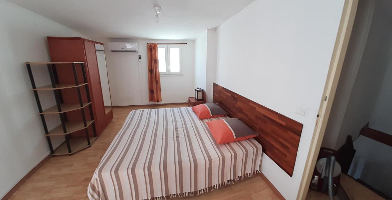 Les Anones Apartment Saint-Gilles Les Bains Exterior photo