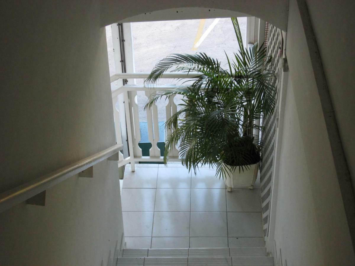 Les Anones Apartment Saint-Gilles Les Bains Exterior photo